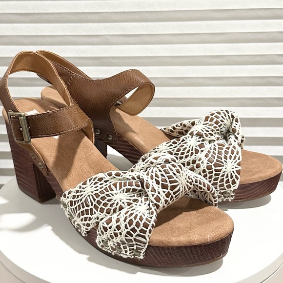 🌸KORKS🌸 Natalia Crochet Know Sandal Size: 10M - Picture 6 of 9